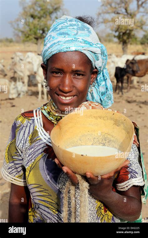 Fulani Woman Hi Res Stock Photography And Images Alamy