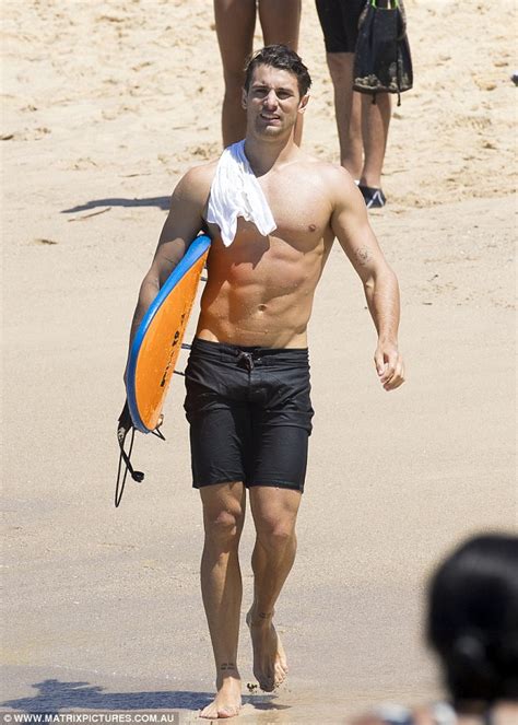 Matty J Flaunts His Six Pack Abs While At A Sydney Beach Daily Mail