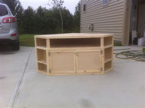 Corner tv cabinets can be made from real timber, pushed board with wood finish, or in advanced glass and steel types. The Floating Corner Wall Frameless Entertainment Stand ...