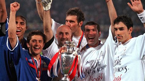 Suivez en live sur foot mercato, le match de huitièmes de finale de euro entre angleterre et allemagne. Zinedine Zidane France Euro 2000 - Goal.com