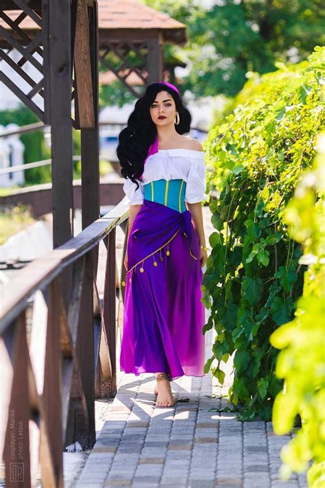 It's fun and being a in disney character's costume is very identifiable. Esmeralda - The Hunchback of Notre Dame, photo by ... - #cosplay #Dame #Esmeralda #Hunchback # ...