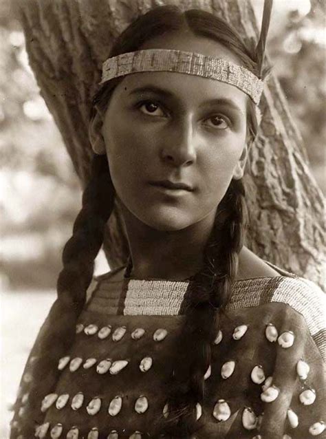 Edward Curtis Sioux Woman Native American Women Native American Indians Native American