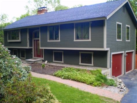 The raised ranch introduces some stair climbing into the mix. 21 best raised ranch exterior images on Pinterest ...