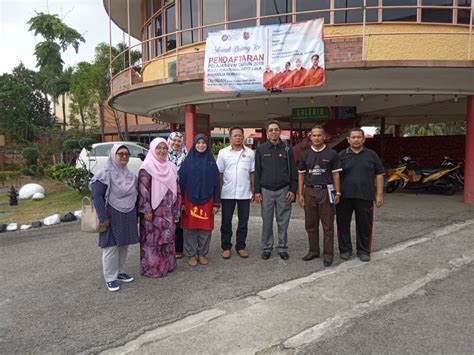 Kolej vokasional sepang projek tahun akhir kursus fesyen dan pakaian 2017 fashion show : Prebiu dan Kaunseling Program (Pesisir/Khas) di Kolej ...