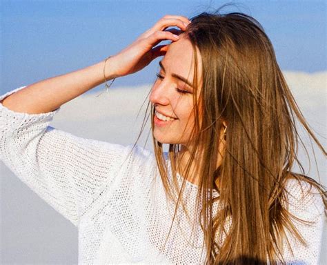 Inki dekhbhal ke liye jane summer hair care tips in hindi. Hair Care Tips: Take Care Of These 5 Things In Night To ...