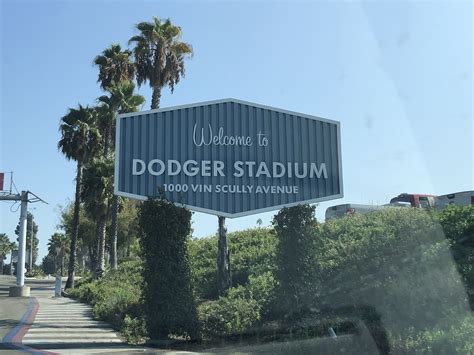 Pin By Scott Verchin On Welcome To Dodger Stadium Vin Scully