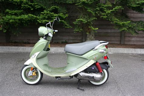 Love is in the details. Triumph of Seattle's NW Moto News: 2009 Genuine Buddy 50 ...