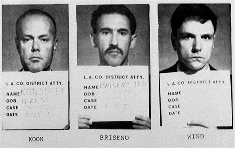 April 29 1992 Four Lapd Officers Who Beat Rodney King Are Acquitted