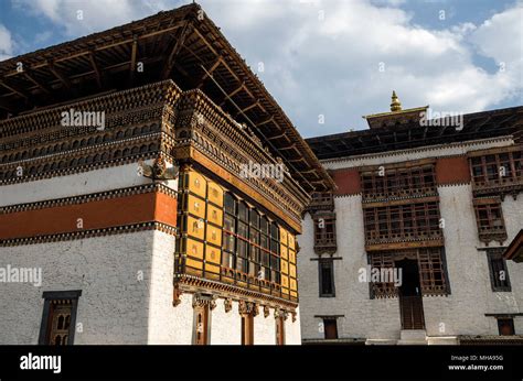 Tashichho Dzong Thimphu Bhutan The Most Respectful Dzong In Thimphu