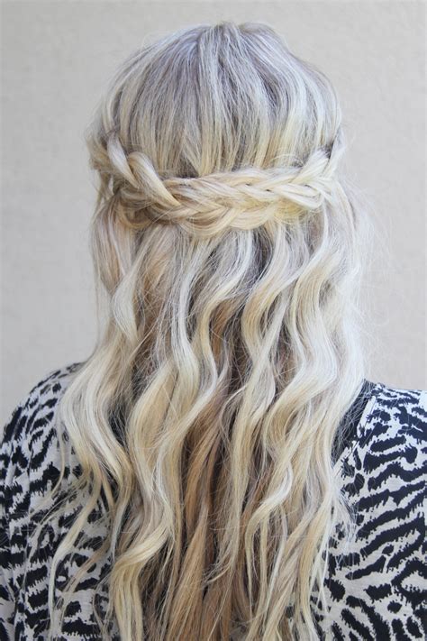 Here's another take on the dutch braid, but wrapped around your whole crown! Braided Crown II - Twist Me Pretty