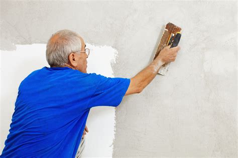 Lassen sie die wand nun trocknen (ggf um eine wand erfolgreich abzudichten, sind mehrere schritte notwendig eine beschädigte wand von innen abdichten wenn von einer wand putz abblättert, ausblühungen oder dunkle flecken entstehen, lässt sich bis zu einem bestimmten ausprägungsgrad die wand von innen abdichten. Mauerwerk von innen abdichten » Welche Möglichkeiten gibt es?