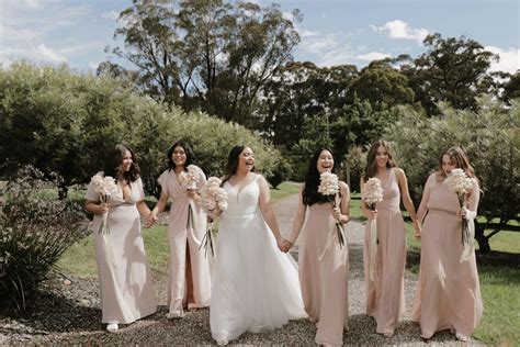 How To Choose Your Bridesmaids Create Your Dream Bridal Party
