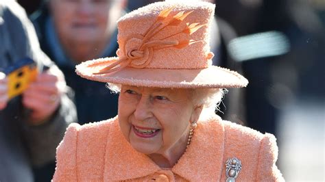 The Queen Gives The Pantone Colour Of The Year Her Royal Seal Of