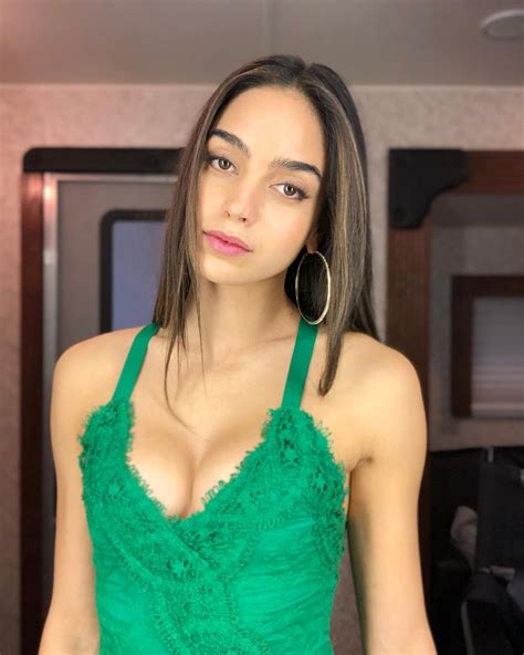 Melissa Barrera S Sexy Photos Getting To Know The New Netflix Star