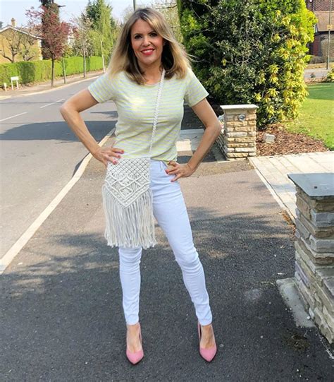 The Best White Jeans For Women Over 40