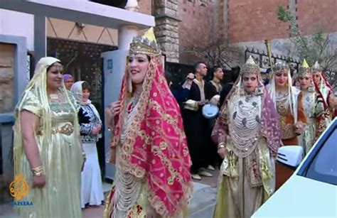 Algerian Traditional Wedding Rituals Spectacles And Plenty Of Jewelry