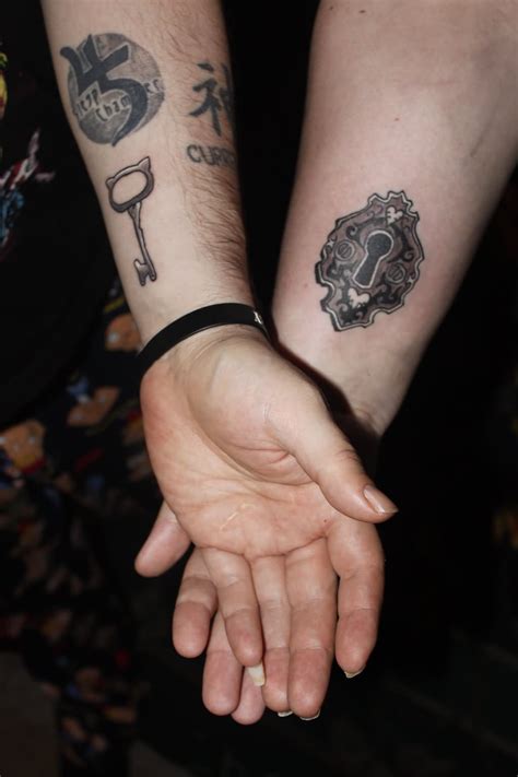 10 Skeleton Key Tattoos On Wrist