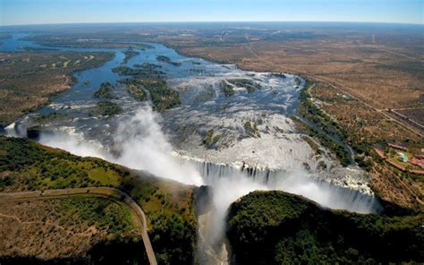 Who Discovered Victoria Falls David Livingstone In 1855