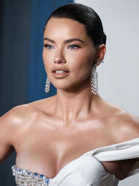 Adriana Lima Shared A Topless Selfie In February 17 Photos The Fappening