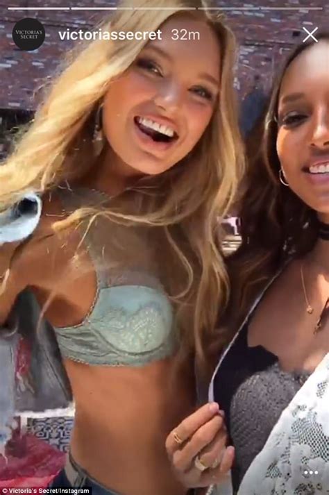 Romee Strijd And Jasmine Tookes Present What Is Sexy Award Daily Mail
