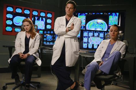 Set more than seven years after the world has become. Grey's Anatomy Season 11 Episode 20 Review: One Flight ...
