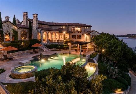 42 Million Waterfront Tuscan Mansion In Jonestown Tx Homes Of The Rich