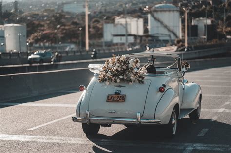 21 Unforgettable Wedding Getaway Car Decorations Yeah Weddings