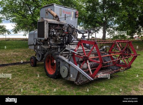 Combine Harvester Of Claas Hi Res Stock Photography And Images Alamy