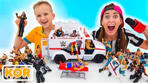 블라드와 니키가 Wwe Slambulance 차량 장난감을 가지고 놀다 Youtube