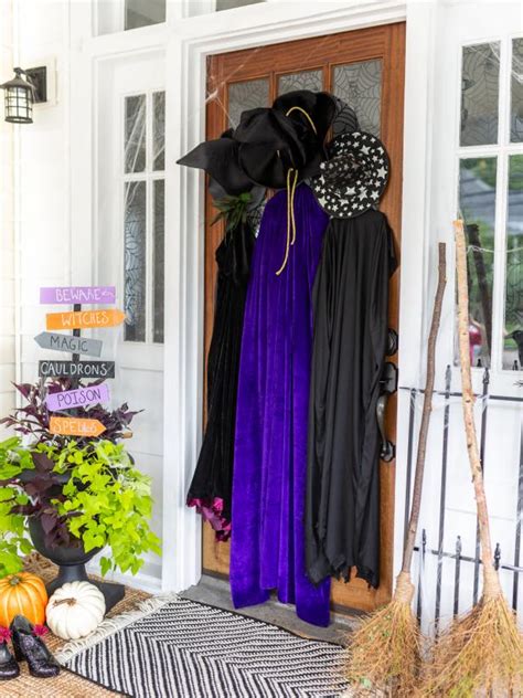 70 Ideas For Spooky Halloween Porch Decorations Hgtv
