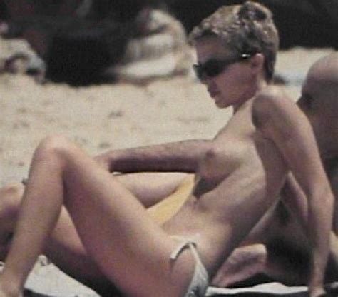Kylie Minogue schämt sich nicht für ihre Sexualität Nacktefoto Nackte Promis Fotos und