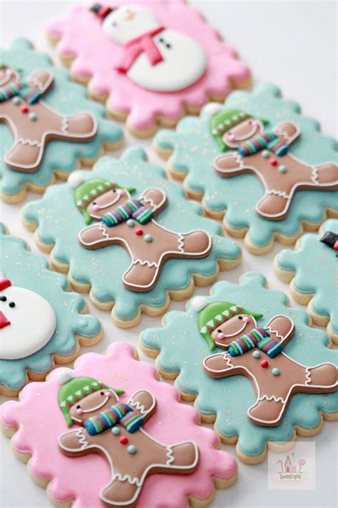 Christmas cookies with royal icing. Royal Icing Cookie Decorating Tips | Sweetopia