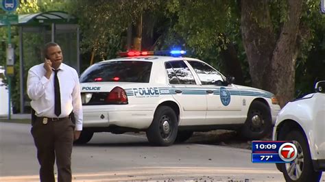 Miami Police Officer Taken To Hospital After Being Involved In Crash Wsvn 7news Miami News