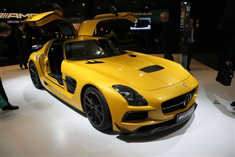 There shouldn't be a surprise to see sailing on this list. Top 10 Most "Crazy" Expensive Sports Cars - NewsZoom