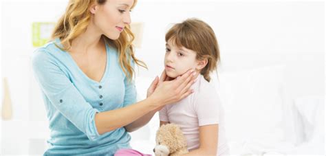 In young adults, the disease often results in fever, sore throat, enlarged lymph nodes in the neck, and tiredness. Infekčná mononukleóza: príznaky, diagnostika, liečba ...