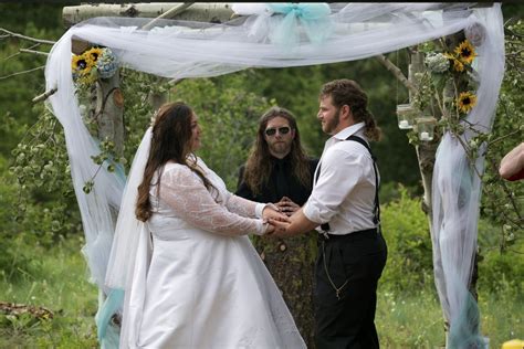 Alaskan Bush People Star Gabe Brown And Wife Raquell Welcome ‘healthy