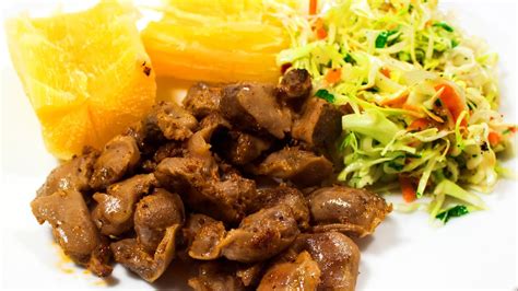 Las mollejas de pollo se refieren a un músculo que usan para poder digerir los alimentos. MOLLEJAS DE POLLO SALTEADAS | Sazón y Corazón - YouTube
