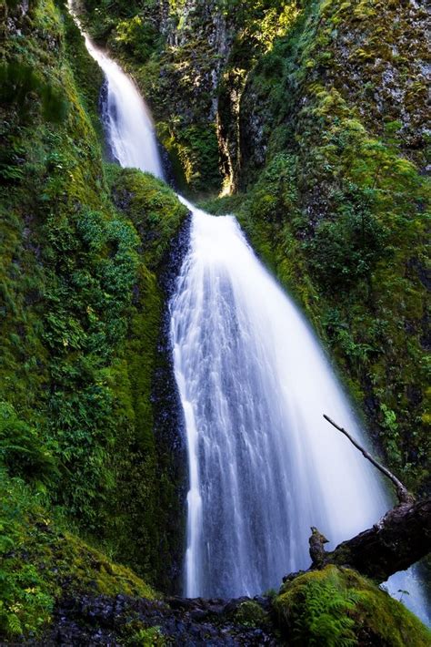15 Amazing Waterfalls In Oregon The Crazy Tourist Oregon Waterfalls