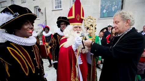 Amsterdam Verandert Uiterlijk Zwarte Piet In Vier Jaar Rtl Nieuws