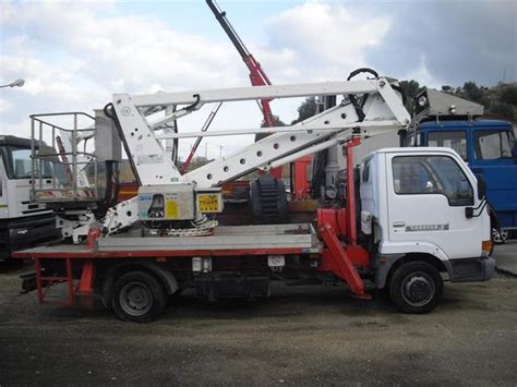Letto altezza testastata con cassone : AUTOCARRO/CAMION NISSAN CABSTAR 110 ATTREZZATURA ...