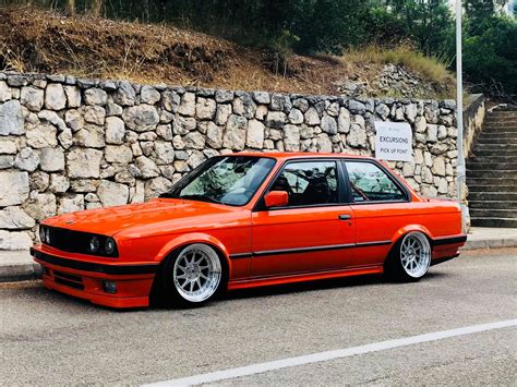 Legends never die they say, and just by looking at this beautifully restored bmw e30 m3 they seem right. BMW E30 318is M54B30 stance LOW static swap Orange M3