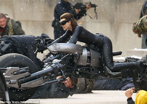 Catwomans Stunt Double In Action On ‘dark Knight Rises Set The Dark