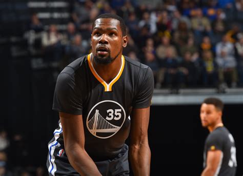 It's officially listed as 6'9, though throughout the years, we've all known he's taller than that. Kevin Durant Finally Admits He's 7 Feet Tall | Boosh ...