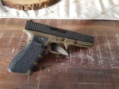 This is a flat rate, $40 charge which includes insurance. Glock 17 Gen 3 OD Green : Glocks