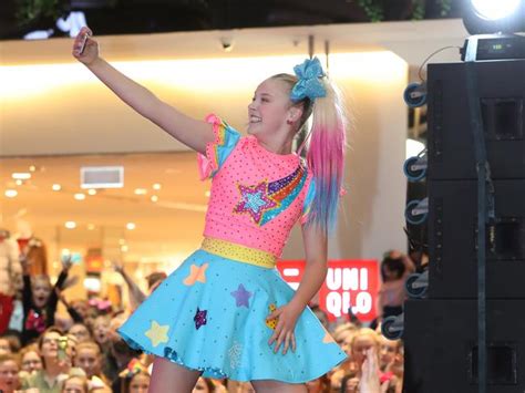 Jojo Siwas Sydney Fans Camp Out To See Star At Westfield Parramatta