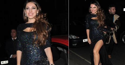 Thats A Whole Lotta Leg Kelly Brook Shows Every Inch Of Thigh With