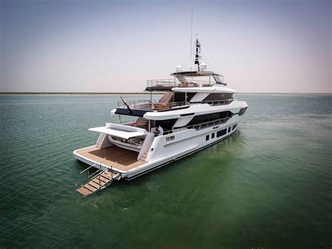 Majesty 120 Luxury Superyacht For Sale In The Uae Majesty Yachts