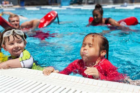 Kids learn to swim as part of world’s largest lesson - Sedona Red Rock News