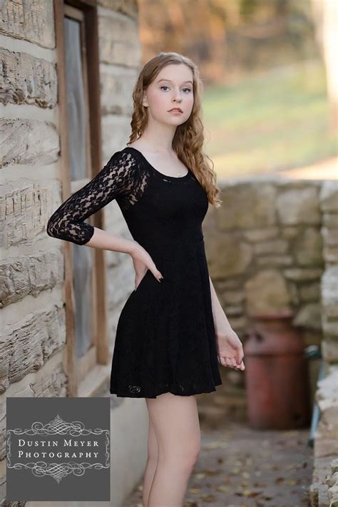 12 Posing Tips For Your Senior Portraits Photography Session Black