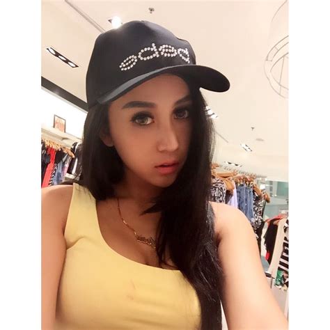 Josie Putri Hot Selfie 2015 Part 2 Zona Artis Lagi
